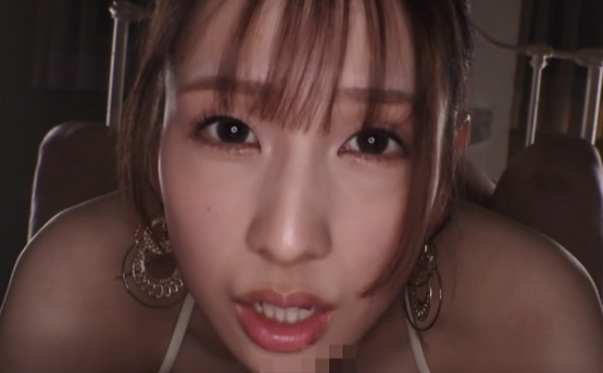 三澄寧々が見つめてくる顔 かわいい グラビアアイドル グロス リップ