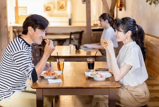 マチアプ 下ネタ 食欲 デート ランチ カップル