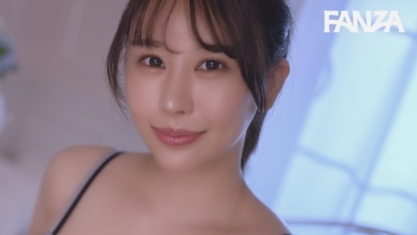 桃尻うらら AV女優 かわいい エロい 風俗 キスがうまい グラマラスボディ おっぱい 巨乳 女子大生 たらこ唇
