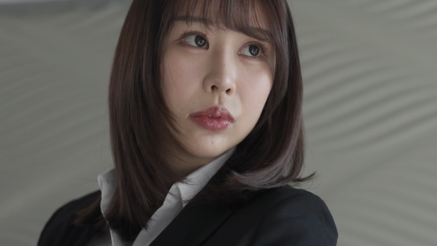 桃尻うらら AV女優 かわいい エロい 風俗 キスがうまい グラマラスボディ おっぱい 巨乳 女子大生 たらこ唇